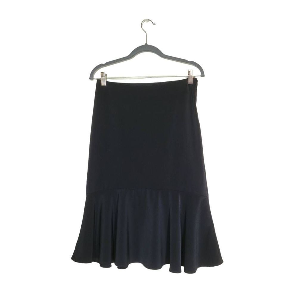 White House Black Market Women's Flared Hemline Black Skirt Size 2
